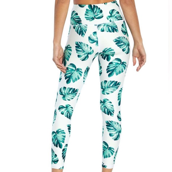 New WildFox White & Green Tropical Contender Compression Ankle Leggings Size M - Picture 2 of 6